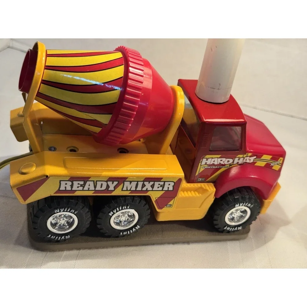 Very Rare Vintage Lot Of 2 HardHat Lamps contractors trucks 1989